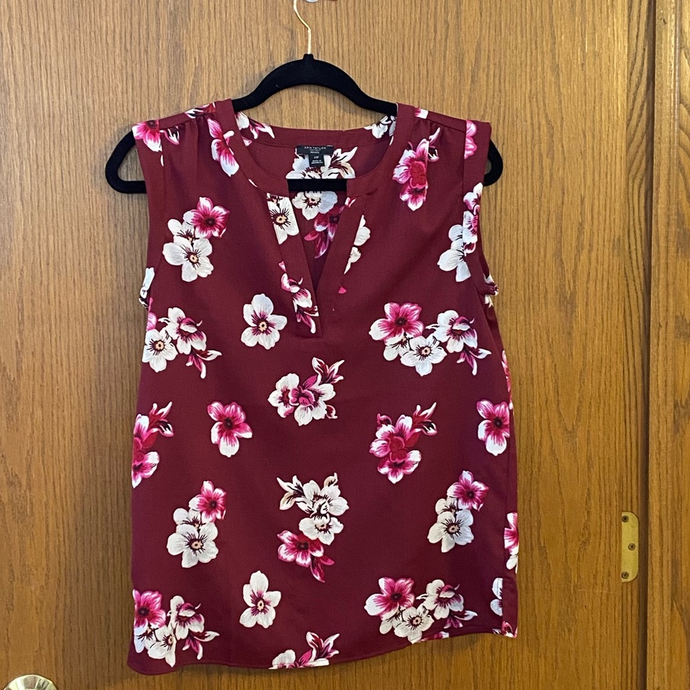 NWOT Ann Taylor Petite Floral Blouse